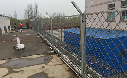 焊接型刺繩護欄網(wǎng)