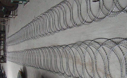 平鋪型刀片刺繩