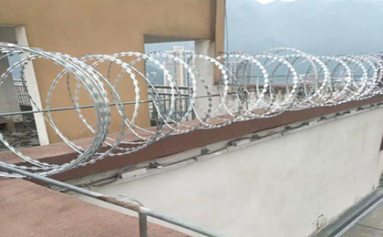 雙螺旋刀片刺繩