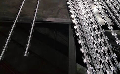 直線型刀片刺繩